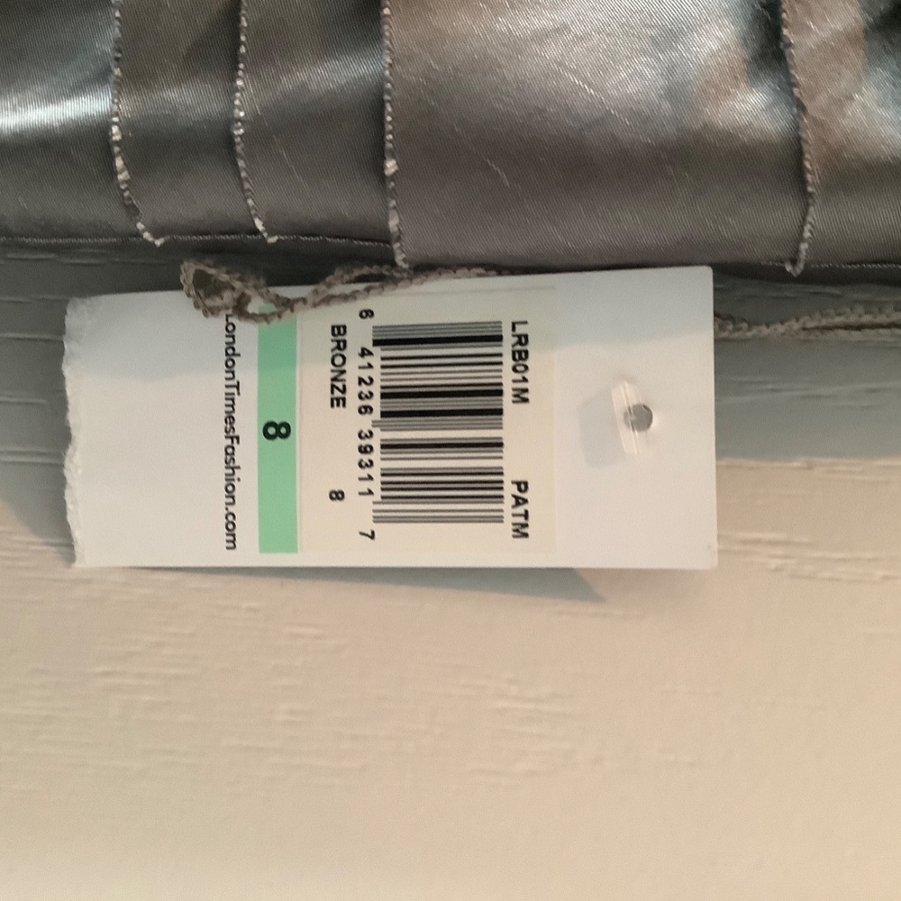 Dress - Picture 4 of 4